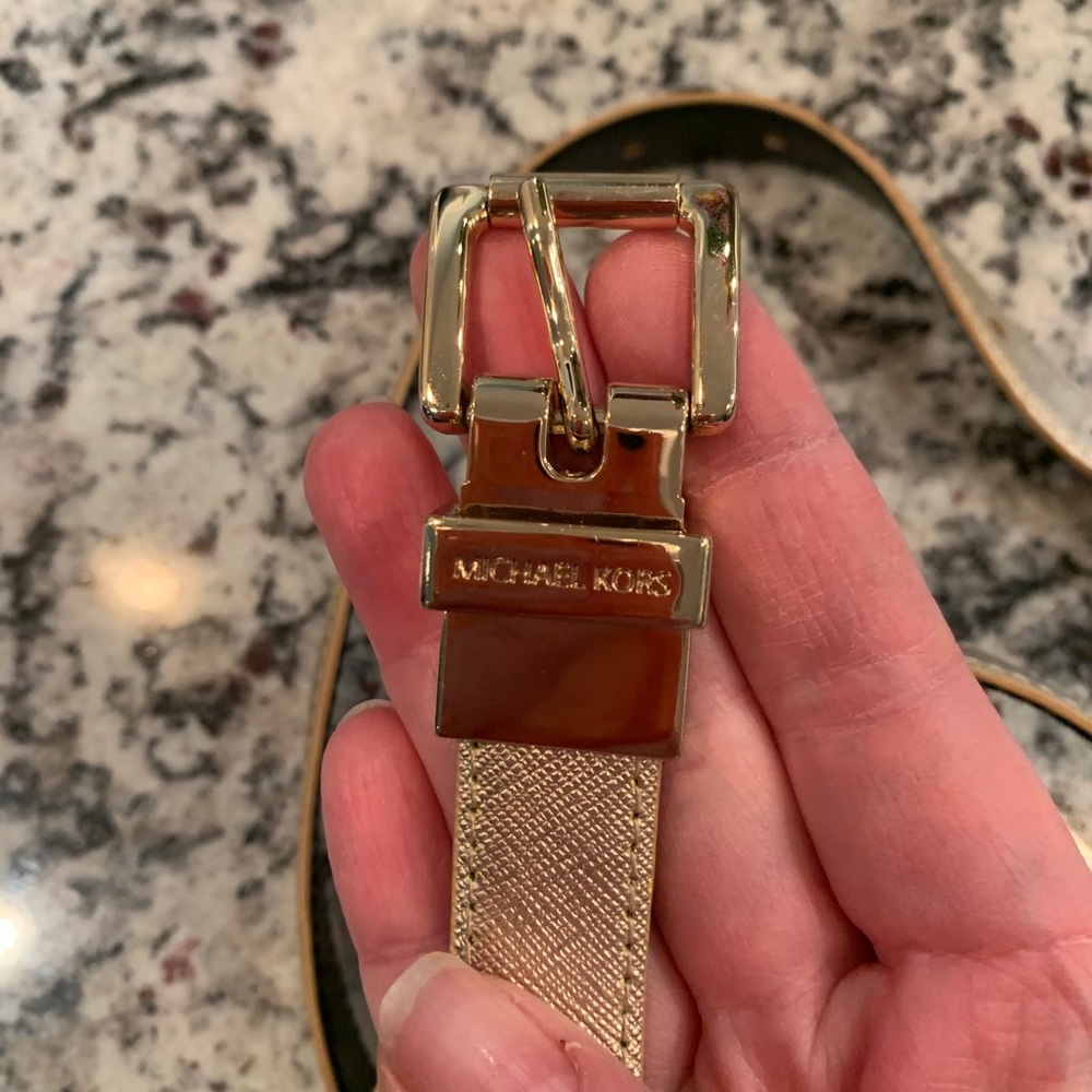 Michael Kors Belt size 6 -gold with black